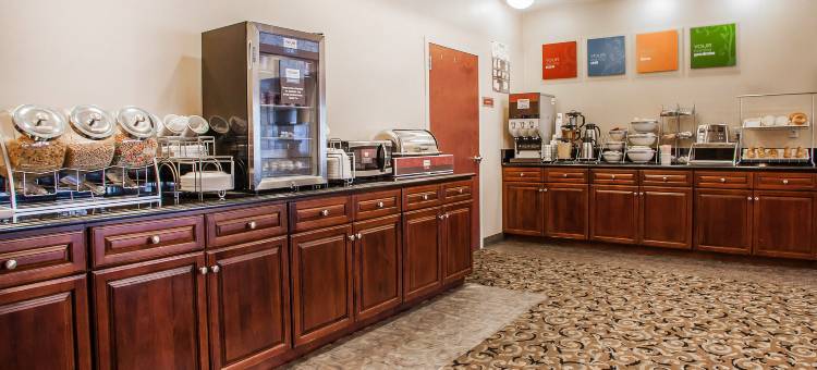 Tapa Hotel, Inn & Suites图片