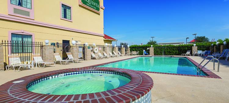 阿尔瓦拉多拉昆塔温德姆套房酒店(La Quinta Inn & Suites by Wyndham Alvarado)图片