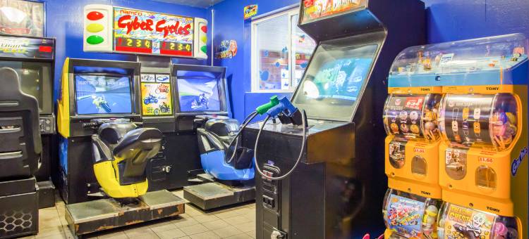 绿湾体育场附近美吟温德姆酒店(AmericInn by Wyndham Green Bay Near Stadium)图片