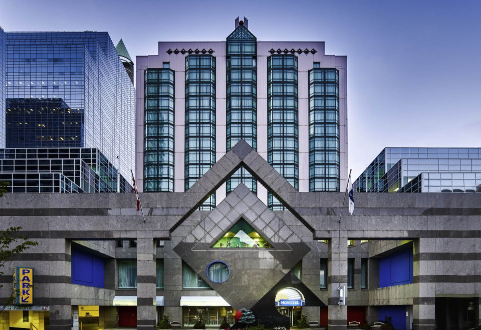 Novotel Toronto North YorkOver view