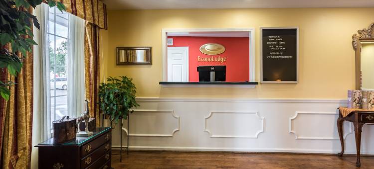 图珀洛巴恩斯克罗辛伊克诺旅馆(Econo Lodge Tupelo Barnes Crossing)图片