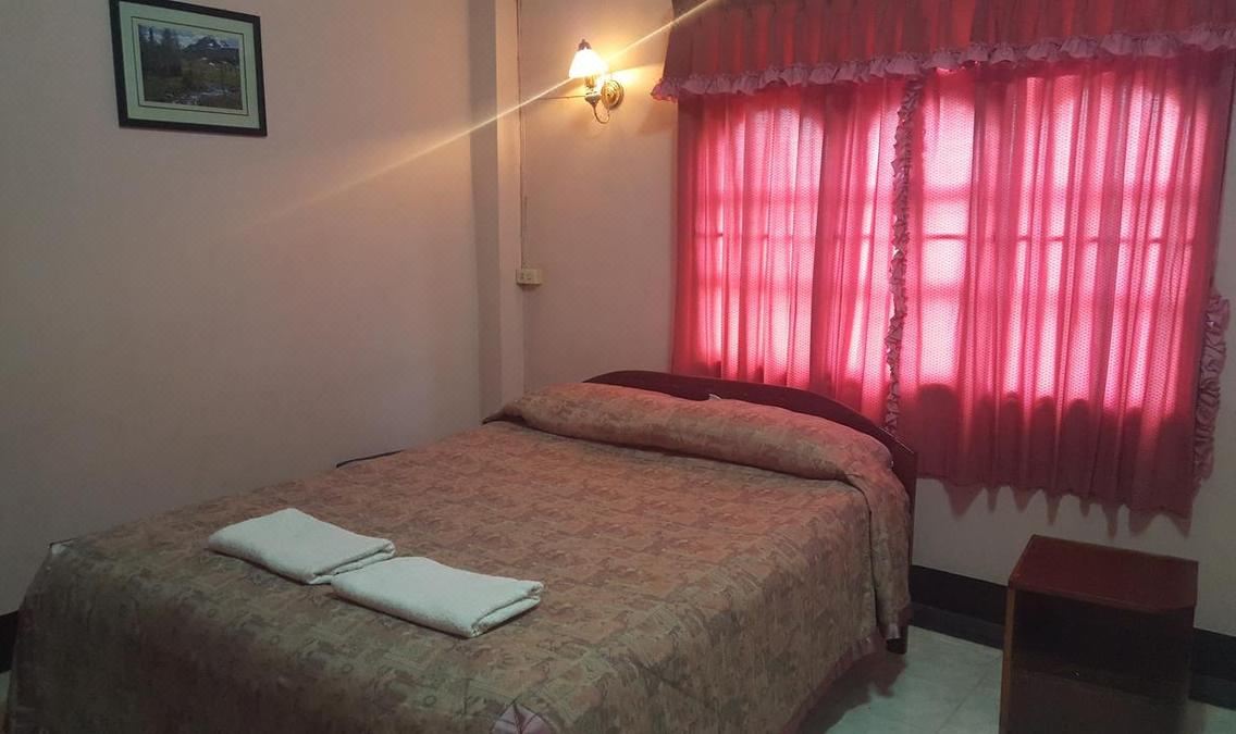 Thaveesinh Hotel Hotel Reviews And Room Rates - 