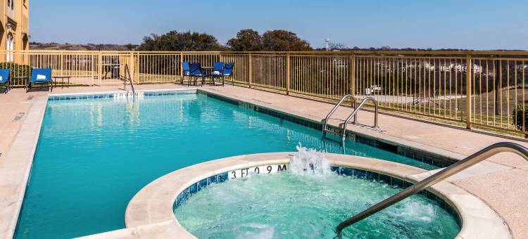 沃斯堡莱克沃思拉昆塔温德姆套房酒店(La Quinta Inn & Suites by Wyndham Fort Worth - Lake Worth)图片