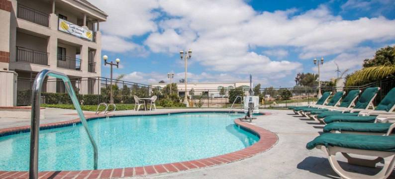 凯艺酒店-蒂梅丘拉山谷酒乡(Quality Inn Temecula Valley Wine Country)图片