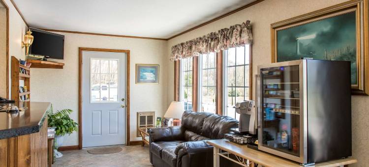 沃特福德罗德威酒店-新伦敦(Rodeway Inn Waterford - New London)图片