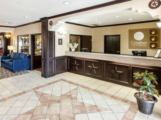 Comfort Inn Suites Texas Hill Country Hotel Reviews And Room Rates