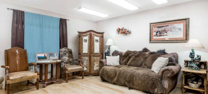 鲍威尔温德姆速8酒店(Super 8 by Wyndham Powell)图片