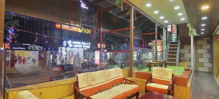 OYO 10551 RJ 格兰酒店(Capital O Rj Grand)图片