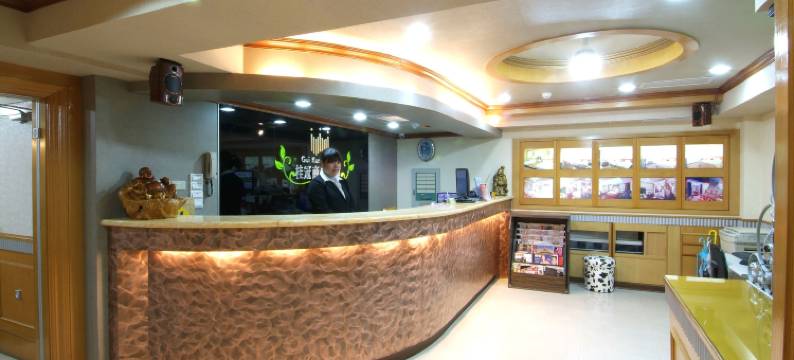 桃园中坜桂冠商务旅店图片