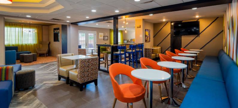 纽波特纽斯贝斯特韦斯特优质套房酒店(Best Western Plus Newport News Inn  Suites)图片