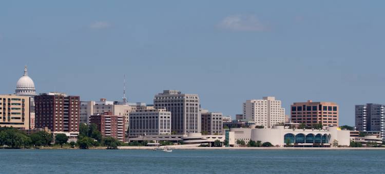 东麦迪逊希尔顿逸林酒店(Doubletree by Hilton East Madison East)图片