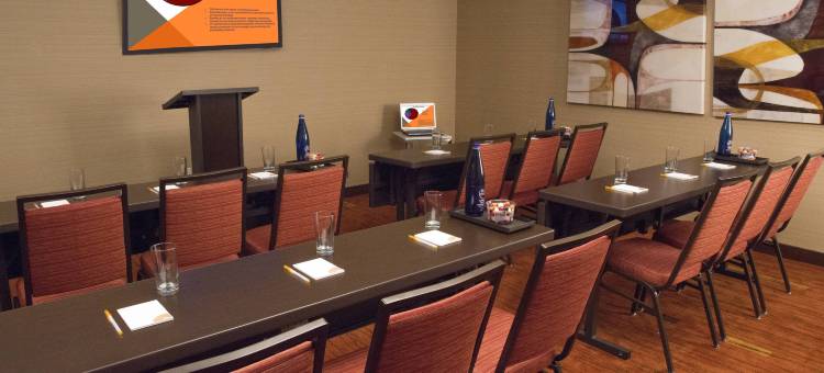 洛杉矶伍德兰希尔斯万怡酒店(Courtyard Los Angeles Woodland Hills)图片