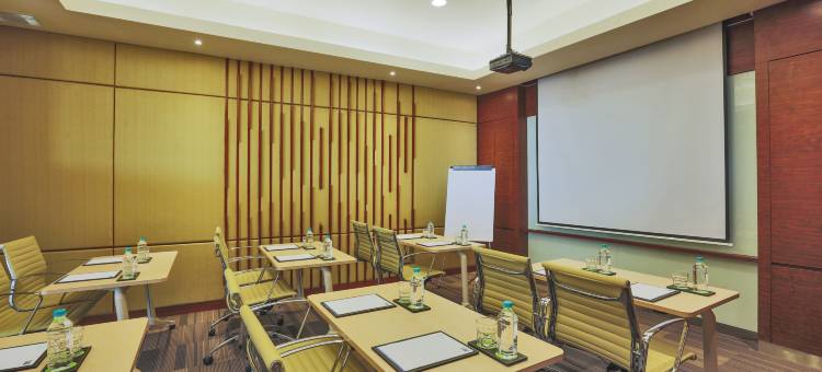 三宝垄新邦利马智选假日酒店(Holiday Inn Express Semarang Simpang Lima)图片