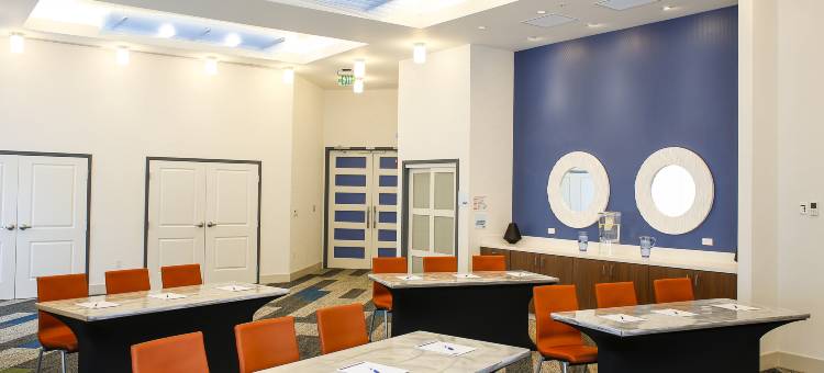 智选假日套房酒店-路易斯威尔市区(Holiday Inn Express & Suites Louisville Downtown)图片