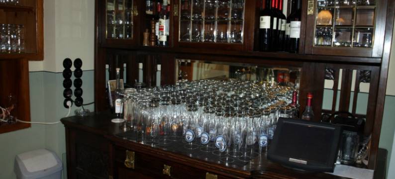 祖硅尔德勒瑞特巴尤瑞旅馆(BRAUEREIGASTHOF ZUM GUELDENEN RITTER)图片