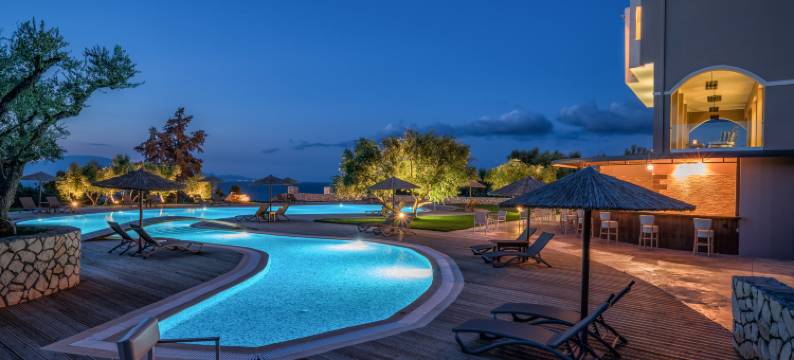 优雅奢华行政套房酒店-限成人(Elegance Luxury Executive Suites - Adults Only)图片