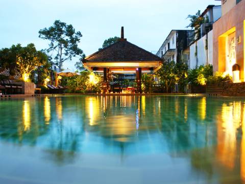 芭堤雅日光酒店