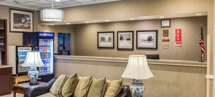 温德姆戴斯酒店亨斯维尔福特斯图尔特附近酒店(Days Inn by Wyndham Hinesville Near Fort Stewart)图片