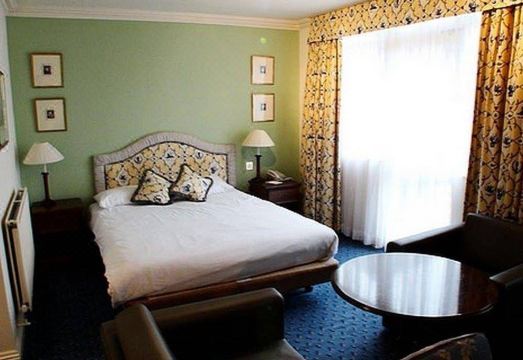 The Upper Reaches Hotel Overview