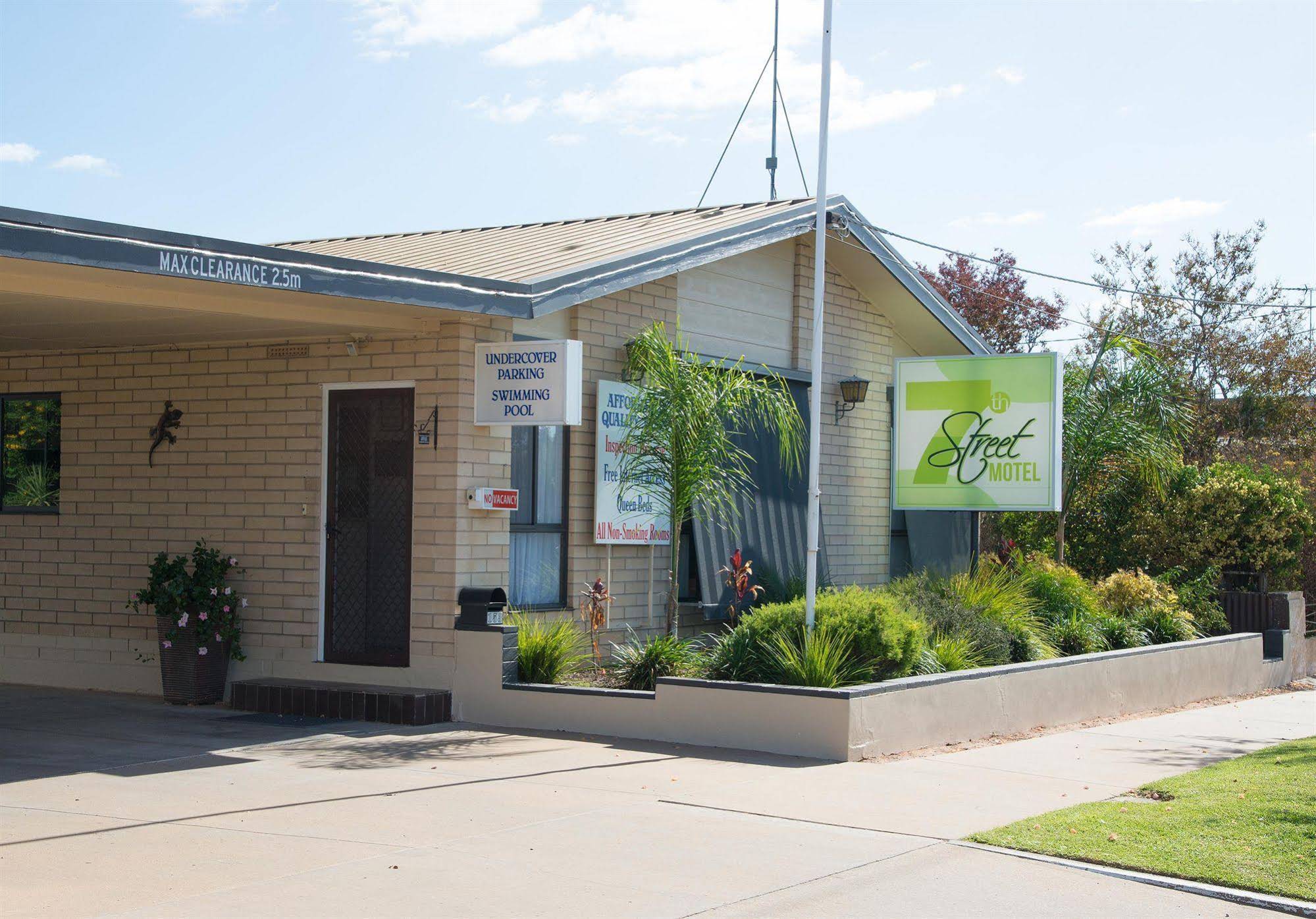 7th Street Motel Hotel Overview