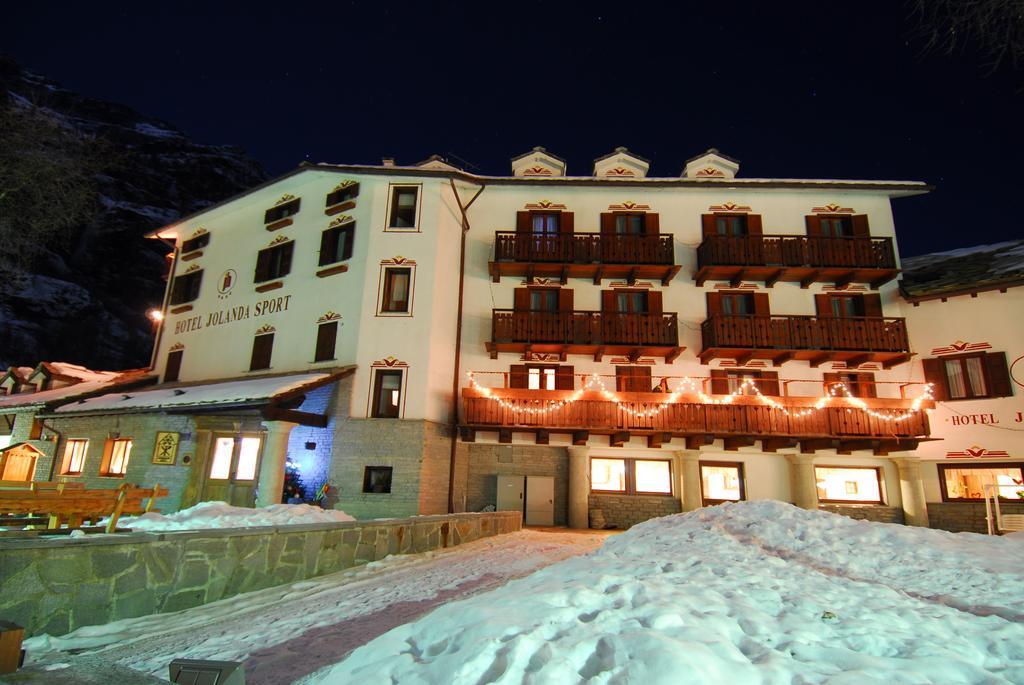 Hotel Jolanda Sport Over view