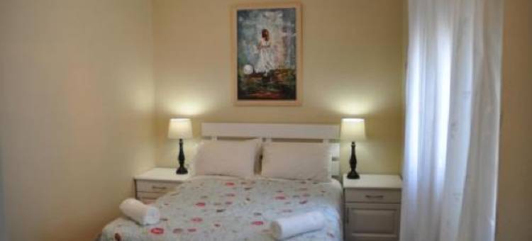 纳福隆湖度假酒店(Lake Naverone Holiday Cottages)图片