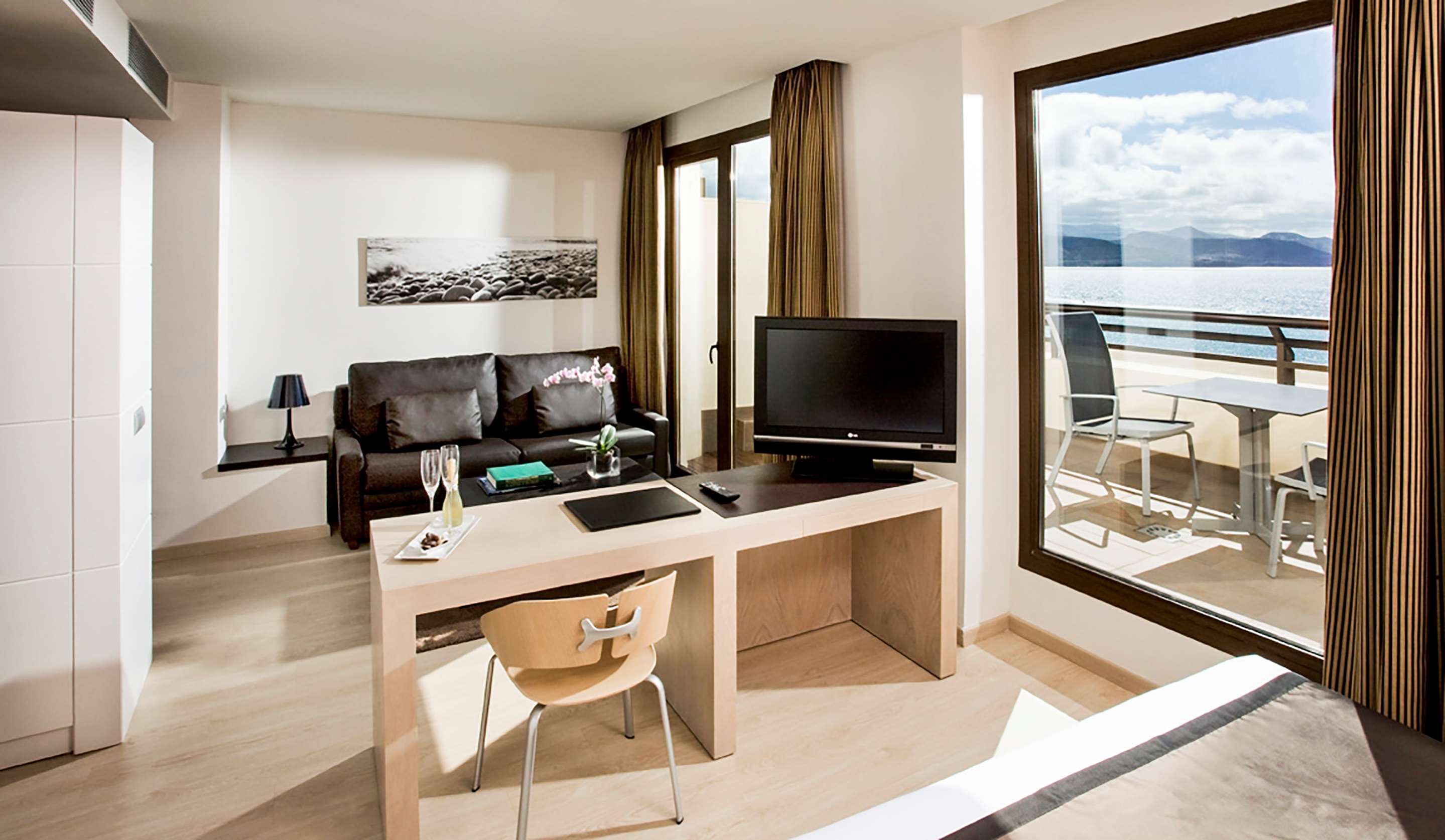 Hotel Cristina by Tigotan Las Palmas - Adults Only Over view