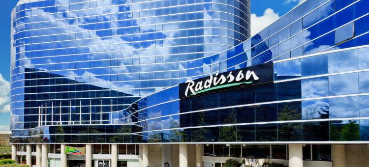 温哥华机场丽笙酒店(Radisson Hotel Vancouver Airport)图片