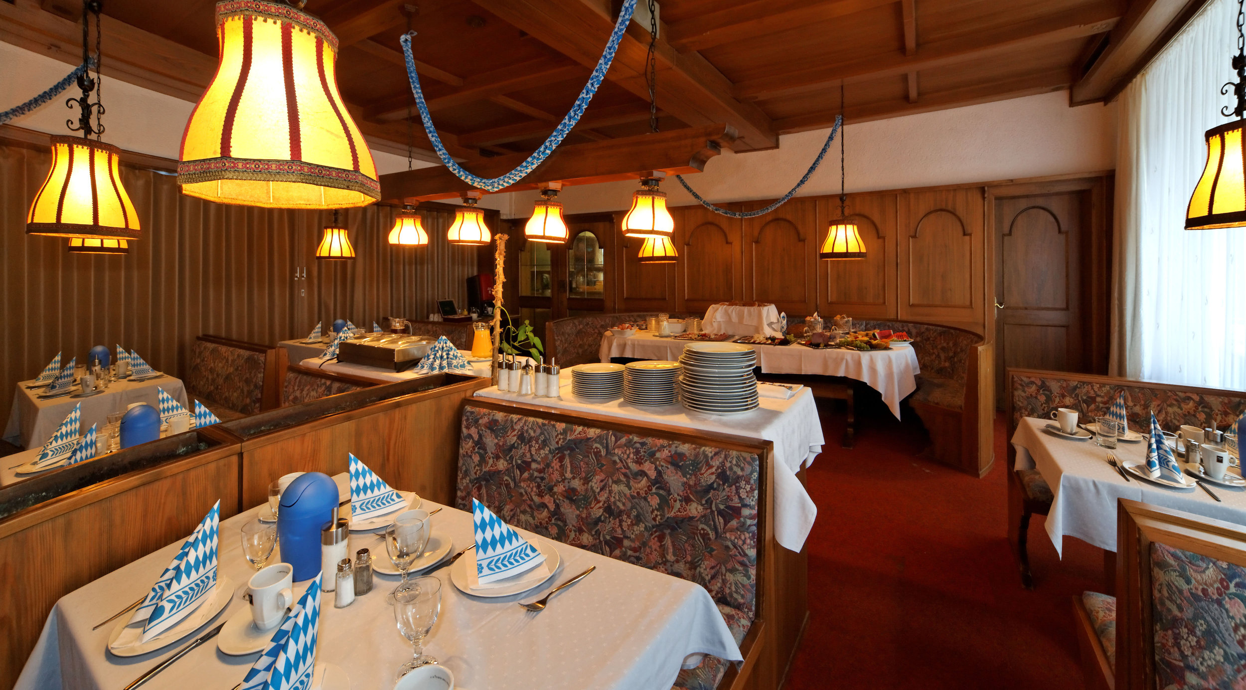 Hotel Bayerischer Hof Over view