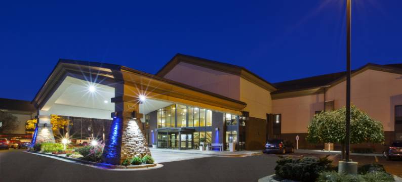 Holiday Inn Express 底特律的沃伦(通用科技点击率)(Holiday Inn Express DETROIT-WARREN (GM TECH CTR) by IHG)图片