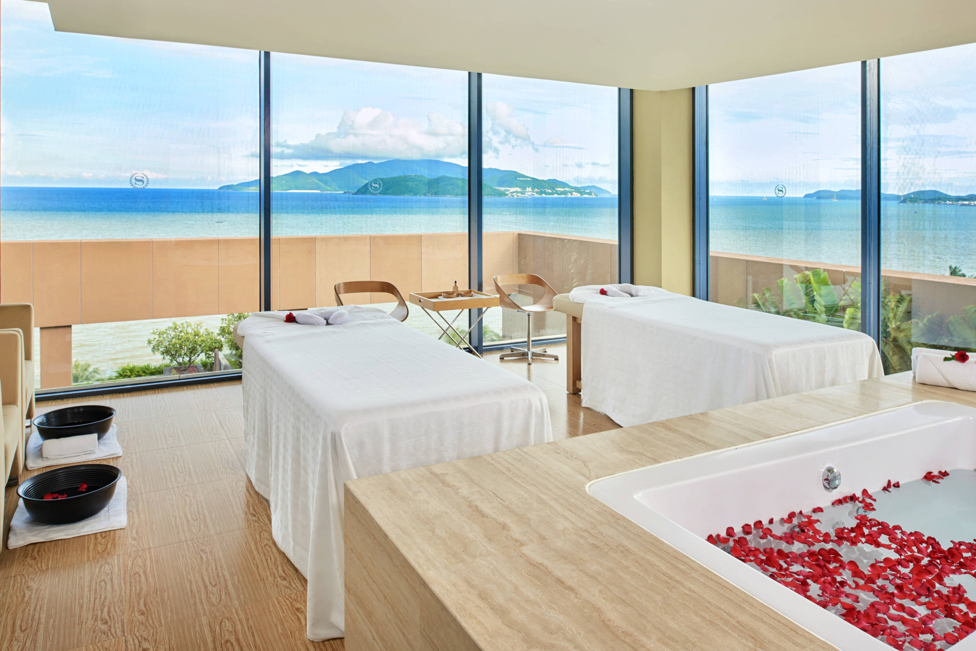 Sheraton Nha Trang Hotel & Spa Over view