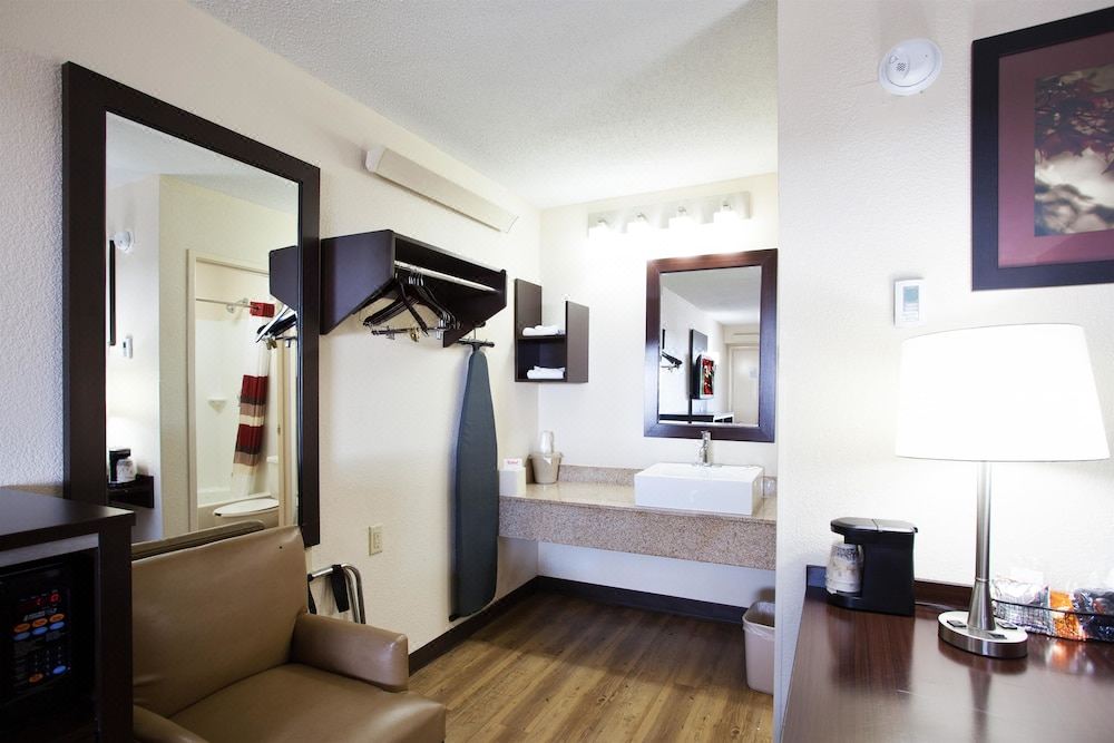 Discount [80% Off] Red Roof Inn Nashville Fairgrounds United States - Hotel Near Me | A Good ...
