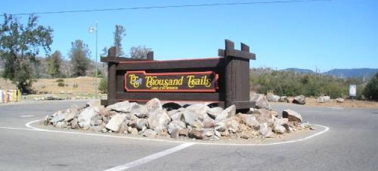 温泉露营度假村小屋1(Lake of the Springs Camping Resort Cabin 1)图片