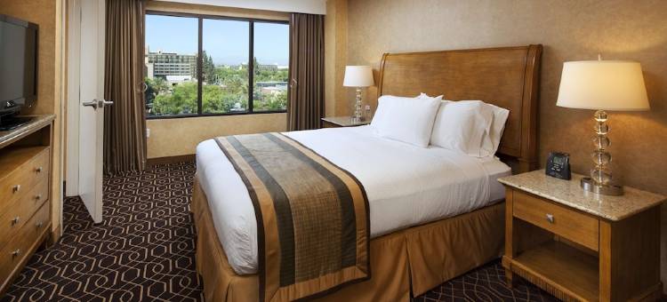 阿纳海姆会议中心逸林套房酒店(DoubleTree Suites by Hilton Anaheim Resort/Convention Center)图片