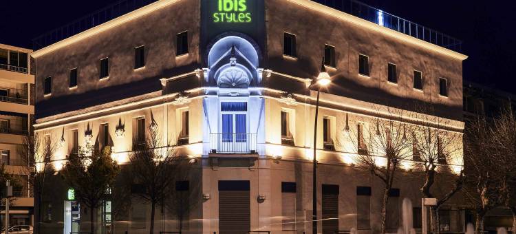 宜必思尚品耶尔屋顶和水疗中心酒店(Ibis Styles Hyères Rooftop & Spa)图片