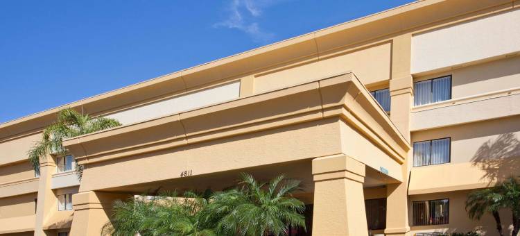 坦帕展览会场 拉昆塔温德姆套房酒店(La Quinta Inn & Suites by Wyndham Tampa Fairgrounds - Casino)图片