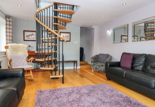 House on The Slip Hotel Overview