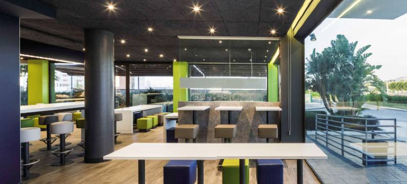 马拉加机场委拉斯开兹大道宜必思快捷酒店(Ibis Budget Malaga Aeropuerto Avenida Velazquez)图片