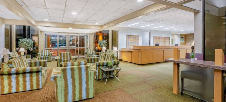 西雅图锡塔克机场拉昆塔温德姆套房酒店(La Quinta Inn & Suites by Wyndham Seattle Sea-Tac Airport)图片