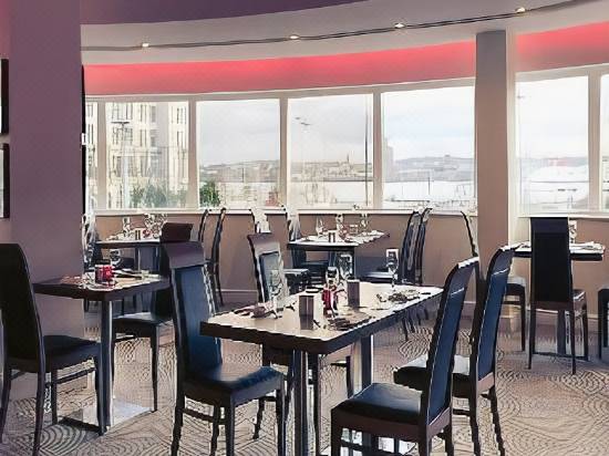 Find Transport to Bootle New Strand