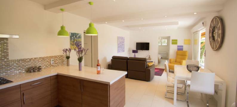 Cozy Holiday Home in Sorgues with Garden图片