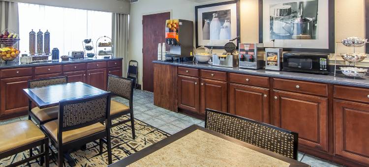 克拉丽奥酒店克利夫兰靠近大学(Clarion Inn Cleveland Near University)图片