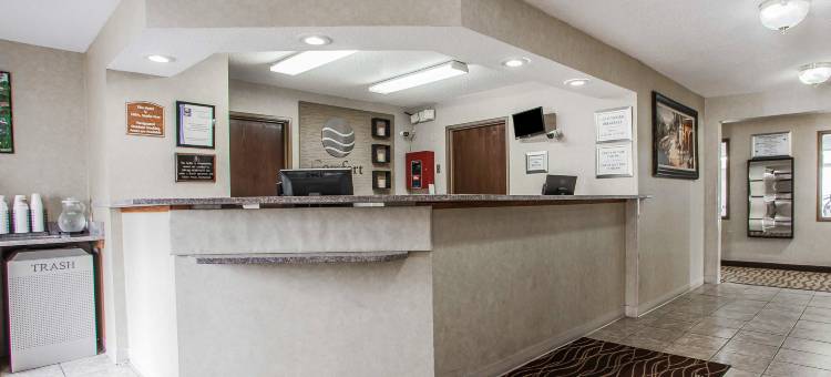 道奇堡呗盟套房酒店(Baymont by Wyndham Fort Dodge)图片