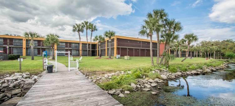 品质酒店&套房帕拉特卡河滨(Quality Inn & Suites Palatka Riverfront)图片