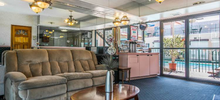 梅尔罗斯大道附近罗德威酒店(Rodeway Inn Near Melrose Ave)图片