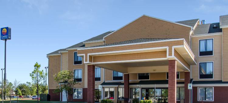 诺曼大学附近舒适套房酒店(Comfort Inn & Suites Norman Near University)图片