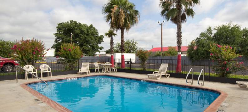 德尔里奥温德姆贝蒙特酒店(Baymont by Wyndham Del Rio)图片