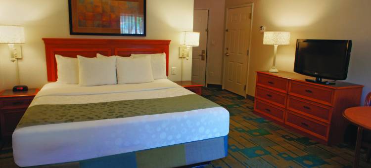 休斯顿布什IAH南拉昆塔温德姆套房酒店(La Quinta Inn & Suites by Wyndham Houston Bush IAH South)图片