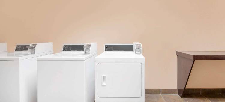 迪尔雷速8酒店(Super 8 by Wyndham Dilley TX)图片