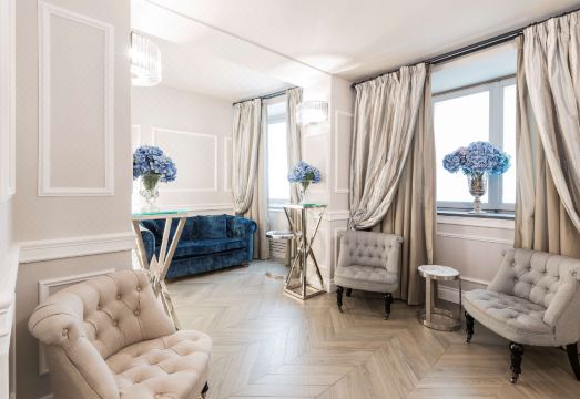 FH55 Hotel Calzaiuoli Hotel Overview